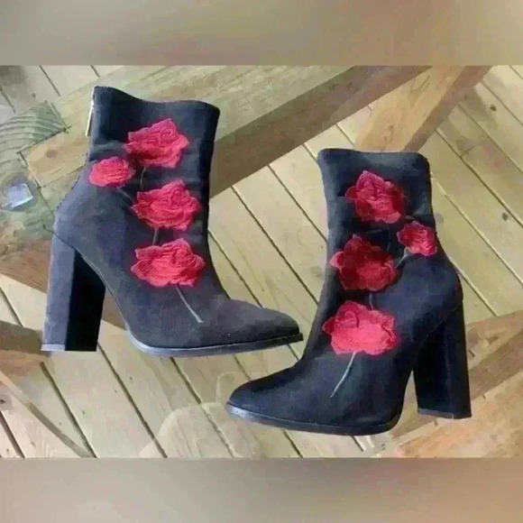 Intentionally Blank Black Embroidered‎ Rose Boots Size 39 - Picture 8 of 11